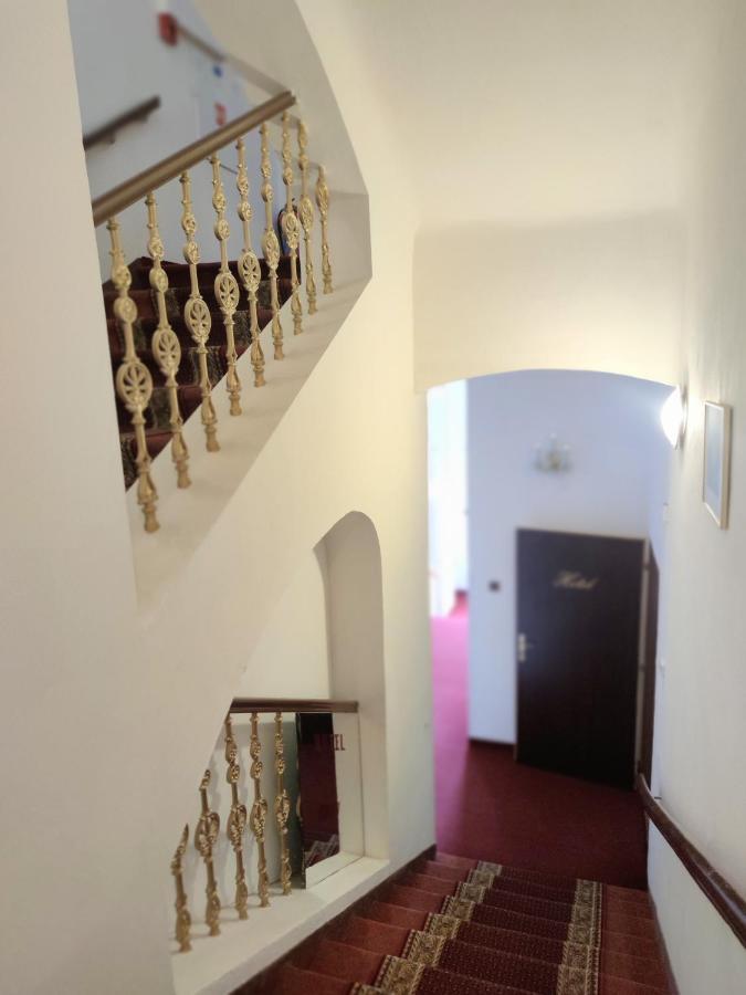 Hotel Dejmalik Litoměřice エクステリア 写真