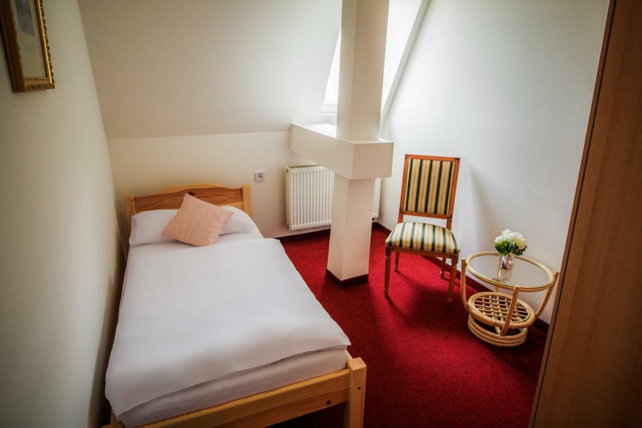 Hotel Dejmalik Litoměřice エクステリア 写真